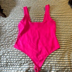 GOOD AMERICAN Neon pink scuba bodysuit